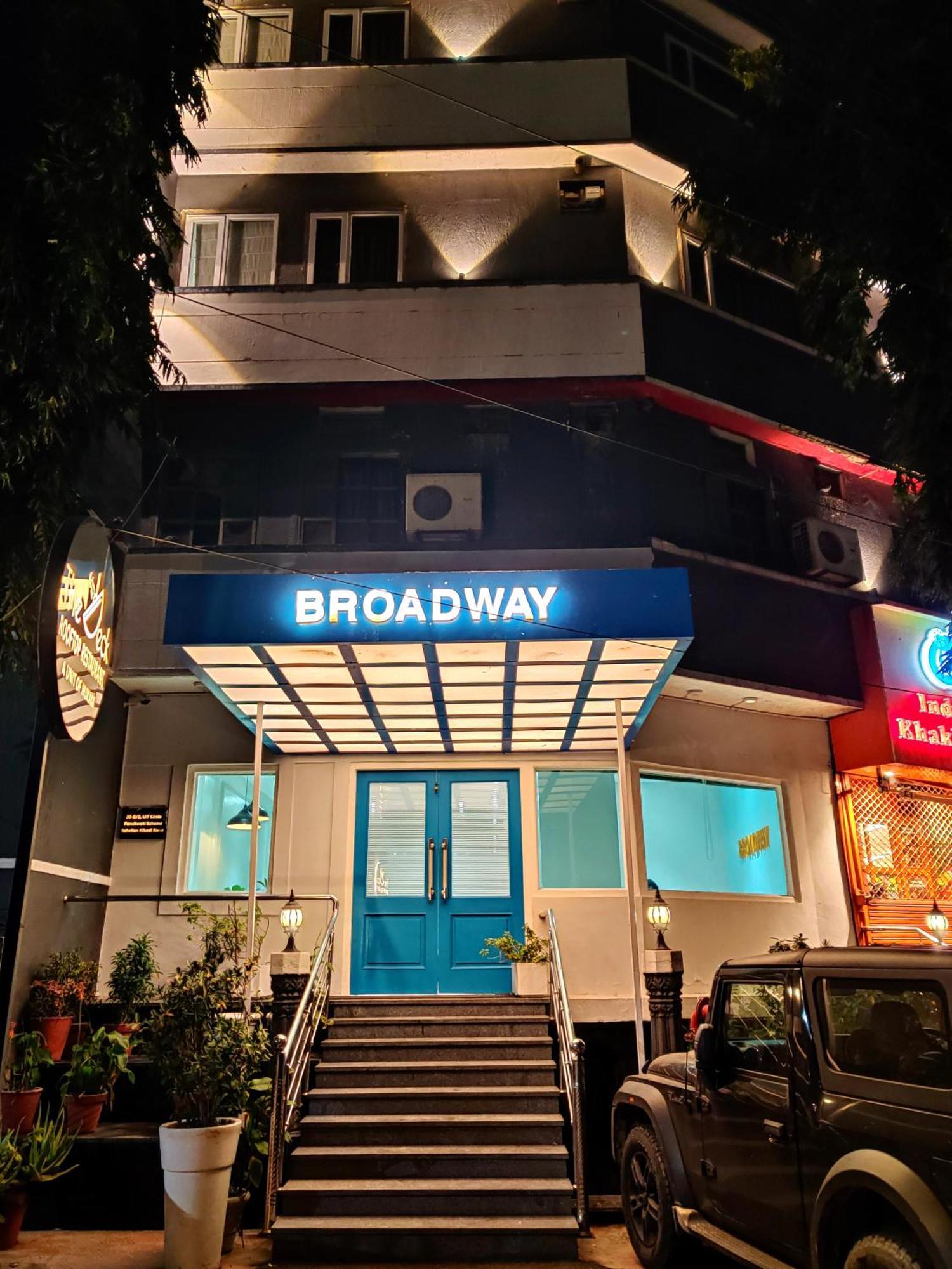 Hotel Broadway Udaipur Exteriör bild